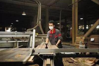 創(chuàng)建出口家具質(zhì)量安全示范區(qū) 水漆為木材質(zhì)量保駕護航